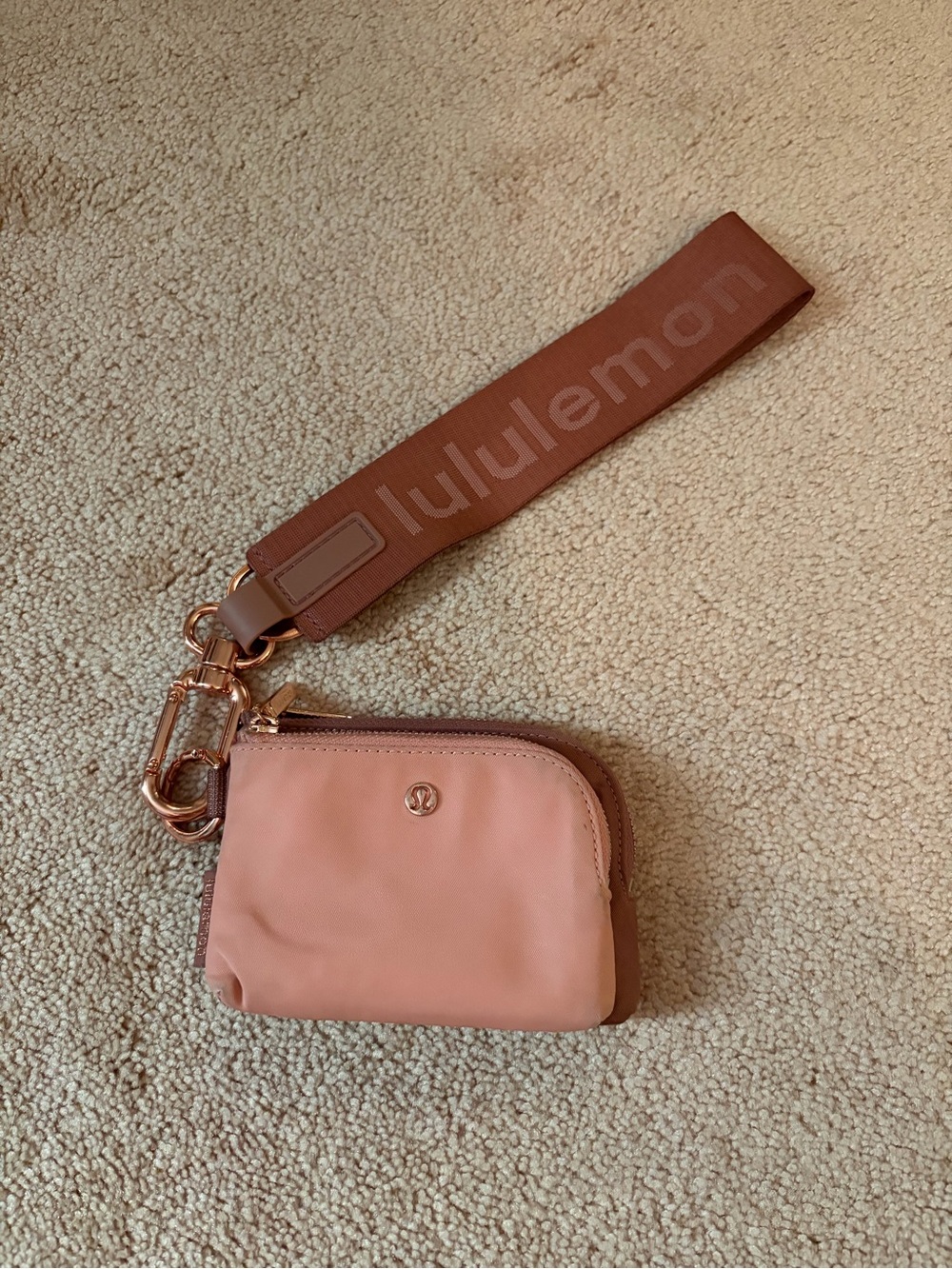 Lululemon double pouch wristlet gently used in pink